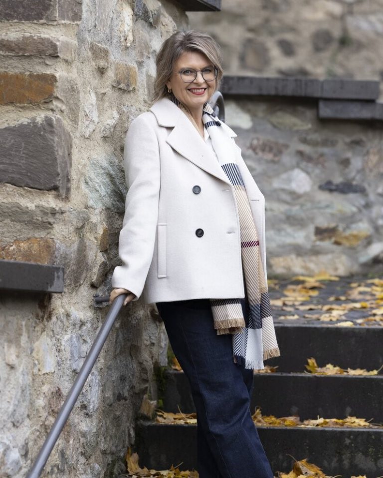 Dr. Ursula Eppelmann – Expertin für Hormonmedizin, Wechseljahre und bioidentische Hormone.